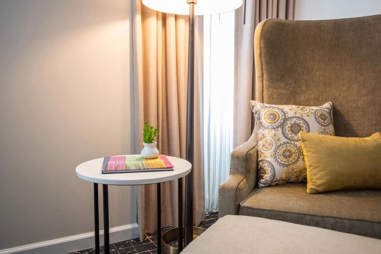 King Executive Suite High Floor