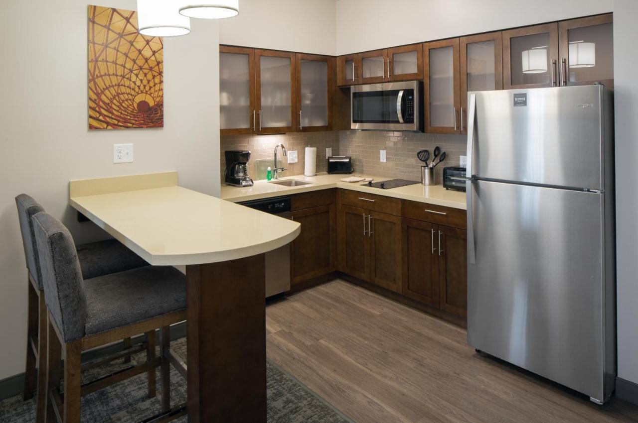 One-Bedroom King Suite