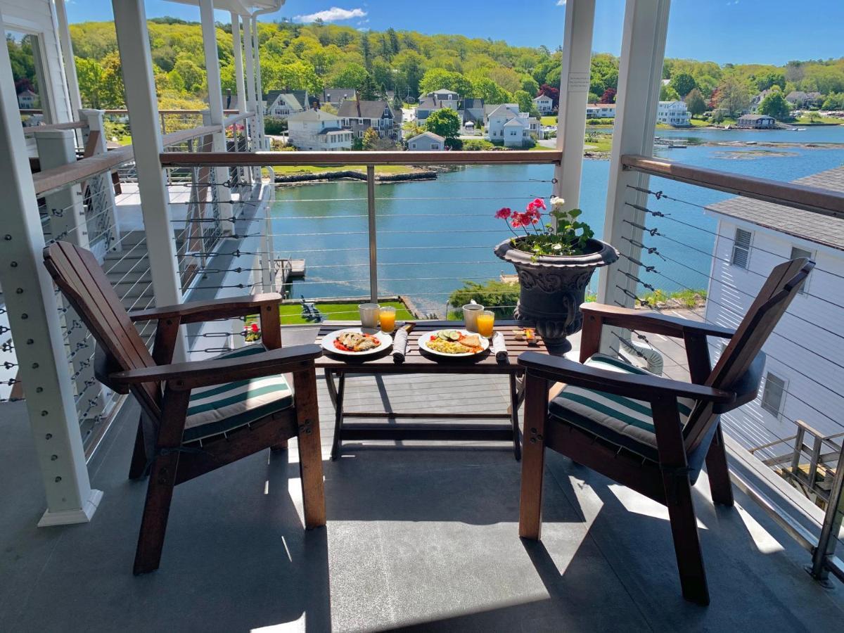 Waterfront Deluxe King Room Balcony