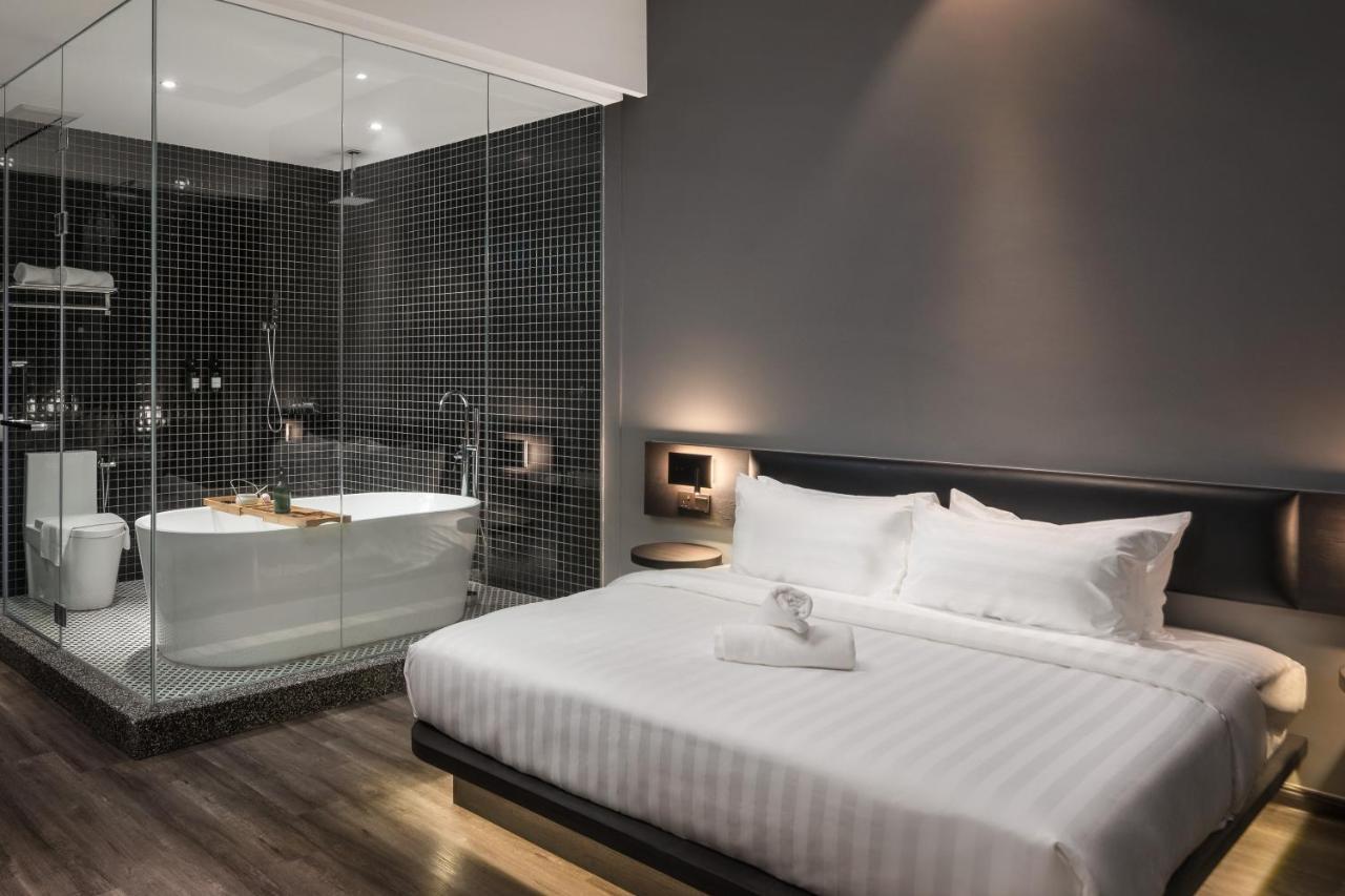 Deluxe Double Room Bathtub Balcony