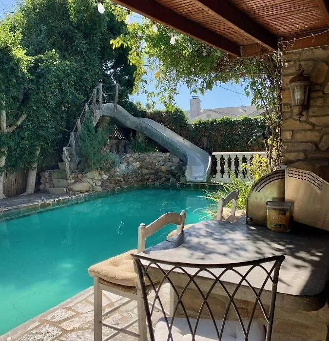 Under The Tuscan Sun Cottage In West Los Angeles-1