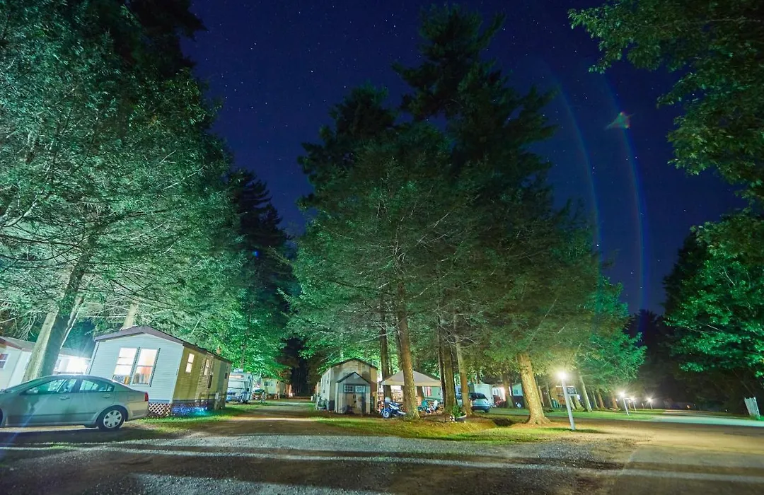 Moody Beach Camping Resort Cottage-1