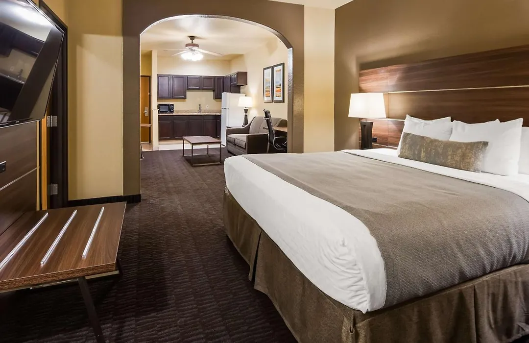 Best Western Plus Hill Country Suites-1