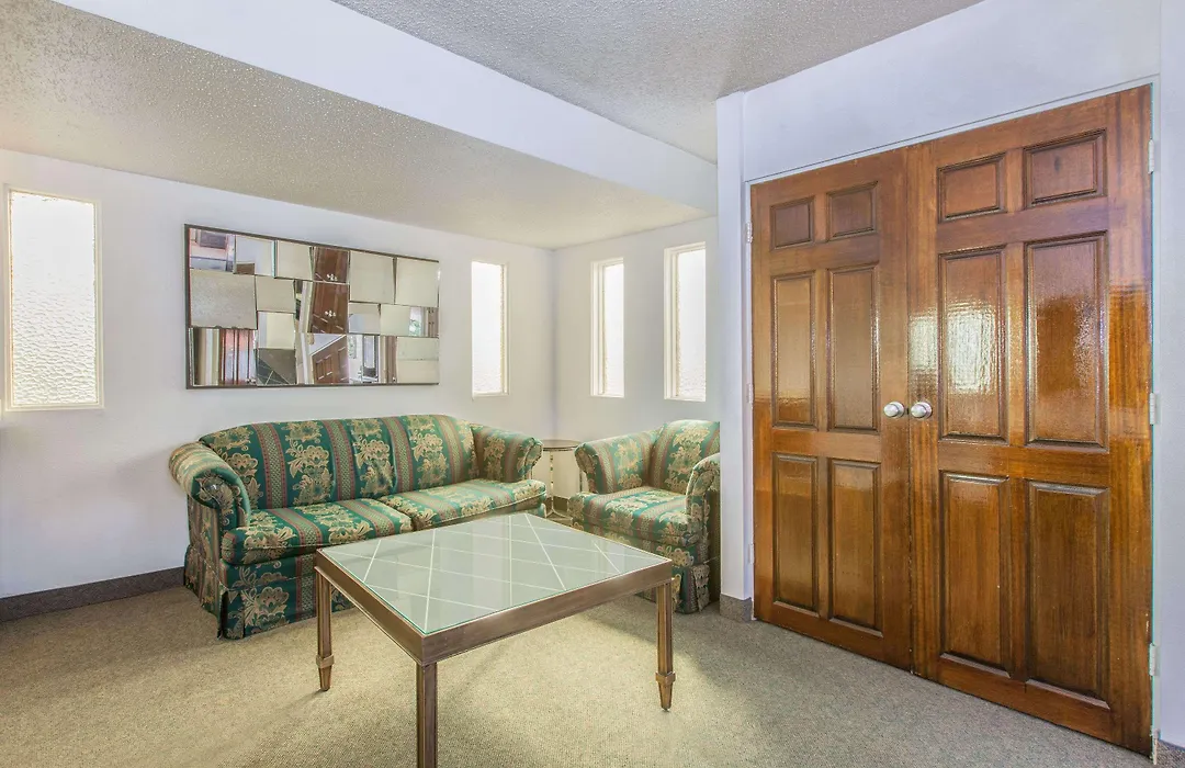 Days Inn By Wyndham Camarillo - Ventura-1