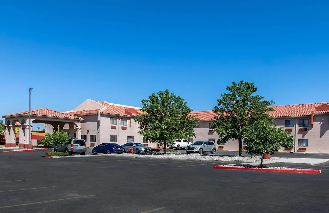 Quality Inn & Suites Albuquerque North Near Balloon Fiesta Park-1