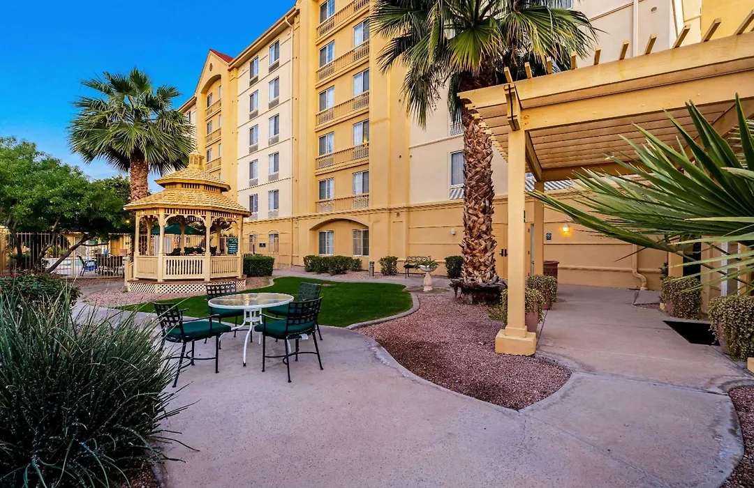 La Quinta Inn & Suites By Wyndham Mesa Superstition Springs-1