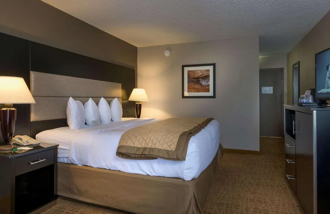 Ramada By Wyndham Boise-1