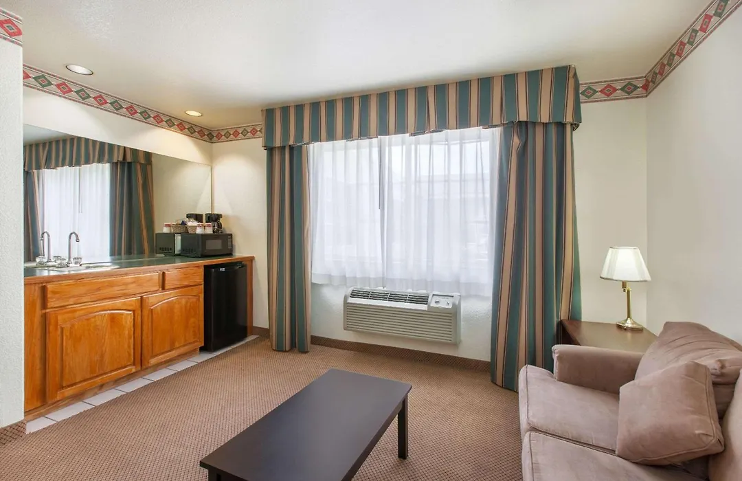 Ramada By Wyndham Williams/Grand Canyon Area-1