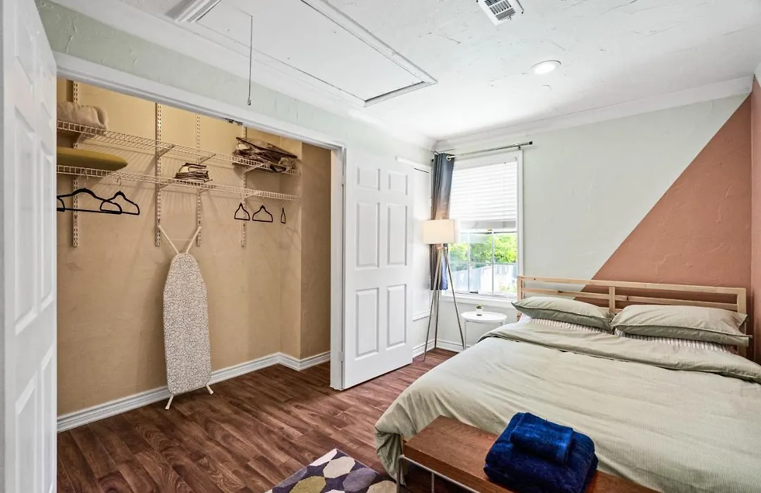 Dallas Oak Lawn Oasis W/ Private Pool, Hot Tub-1