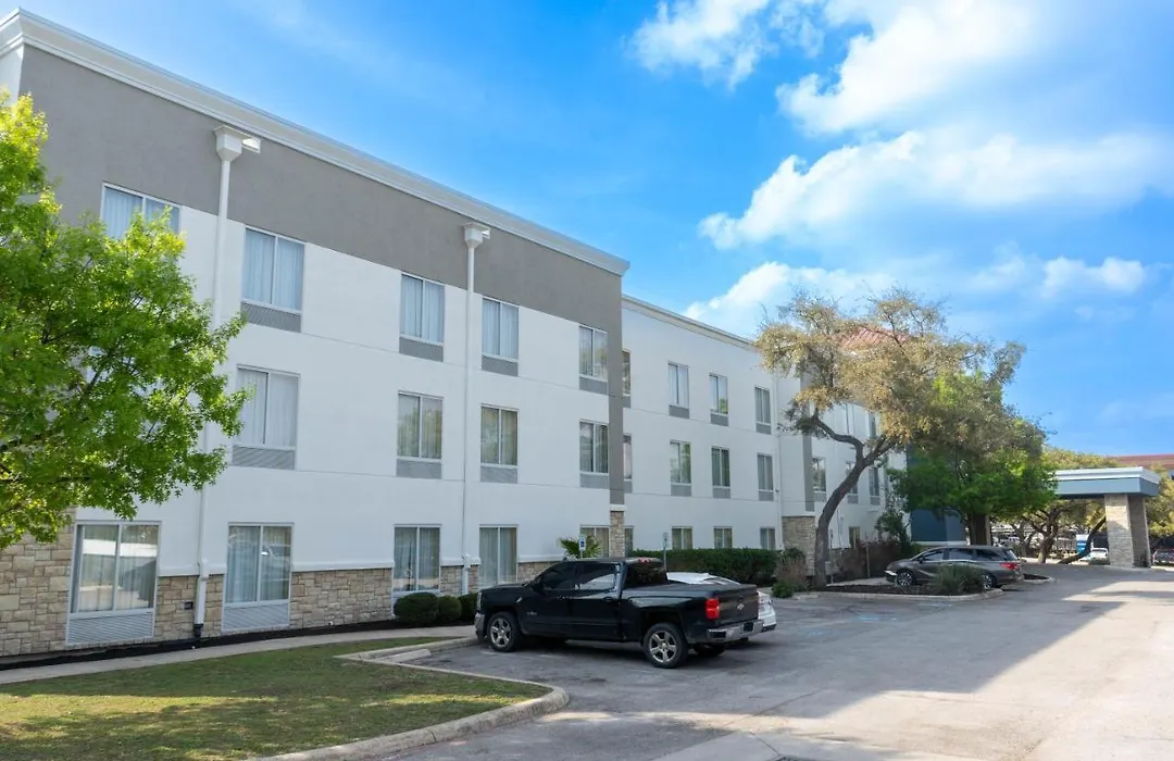 Comfort Suites Medical Center Near Six Flags-1