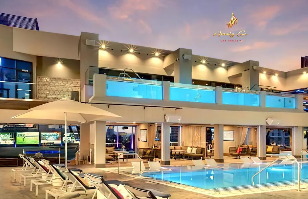 Amalz 1 Bedroom 2 Bathroom Balcony Suites At Mgm Signature !-1
