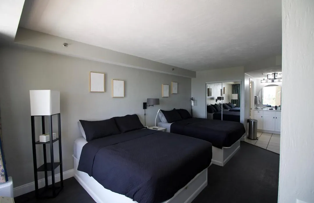 Modern Beach Condo-Daytona Beach-1