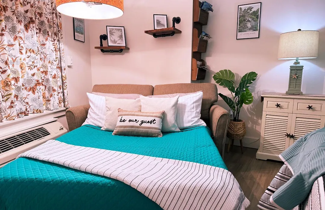 Luxury Beachfront Studio - Private Balcony With Ocean View - Heated Pool - Hot Tub - Tiki Bar - Sauna-1