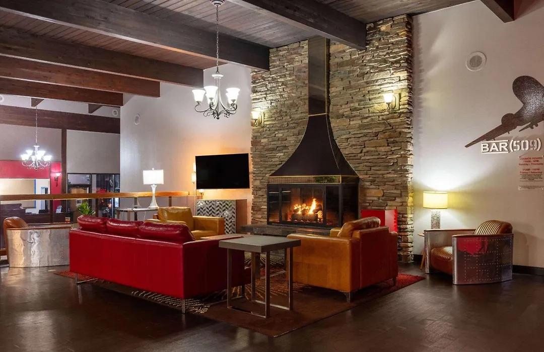 Ramada by Wyndham Spokane Airport-1