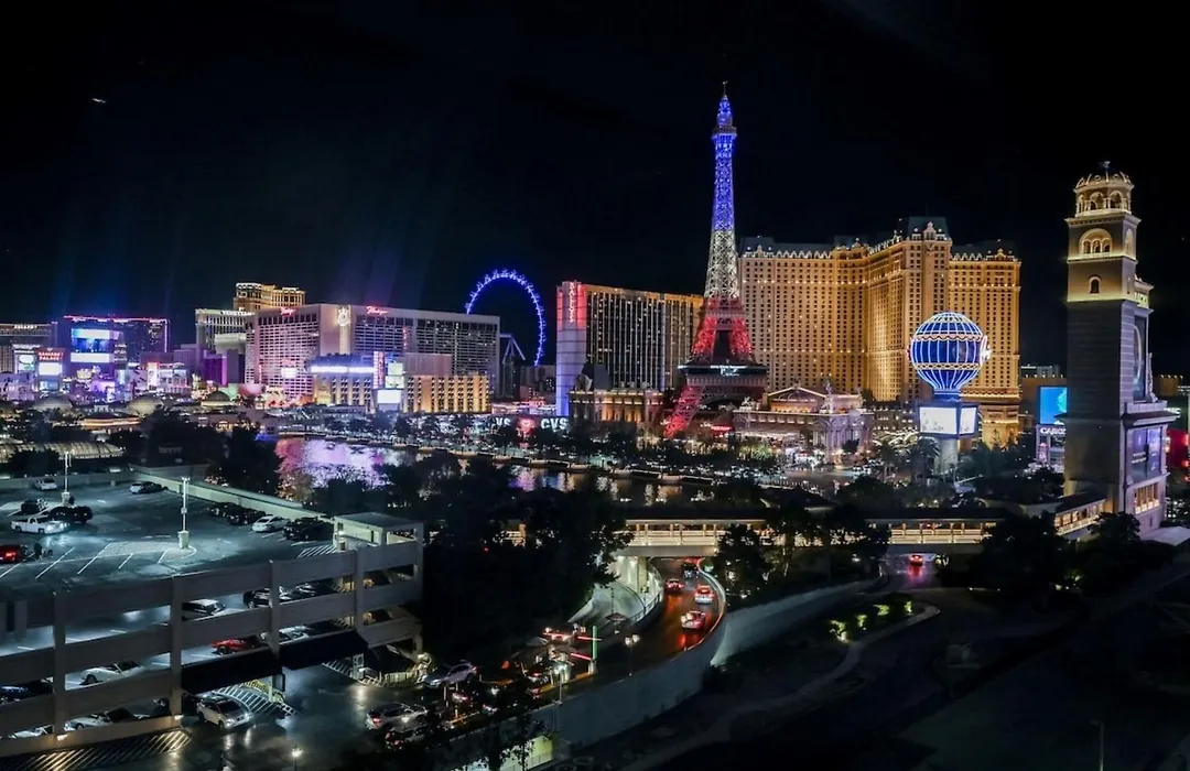 Stay Together Suites - Condominium In The Heart Of The Strip Sleeps 12 - No Resort Fee-1