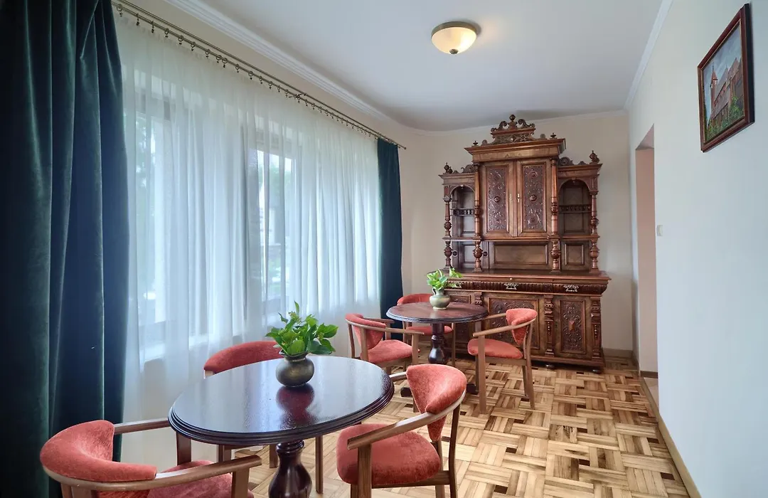 Pensjonat Tadeusz i Apartamenty w Darłówku-1