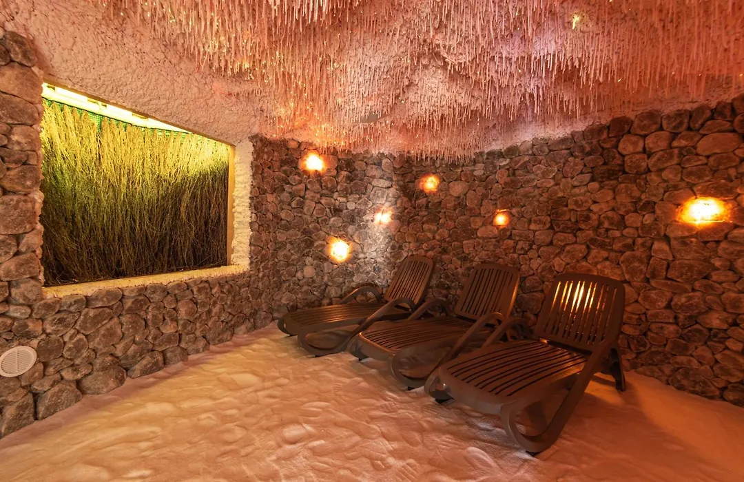 Grand Maxim Wellness & Spa-1