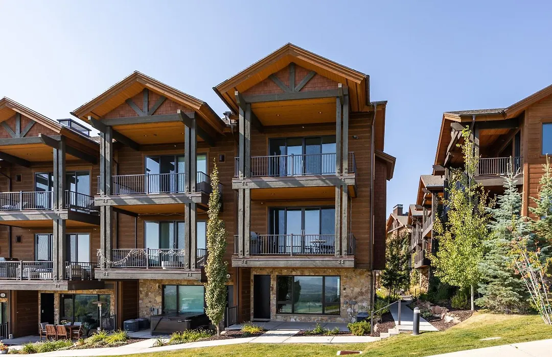 Overlooks The 6Th Fairway, Walk To Gondola, Hot Tub, Minutes From Fine Dining-1