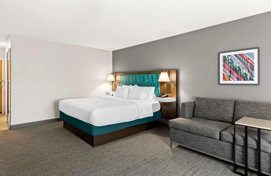 Hampton Inn & Suites Canton-1