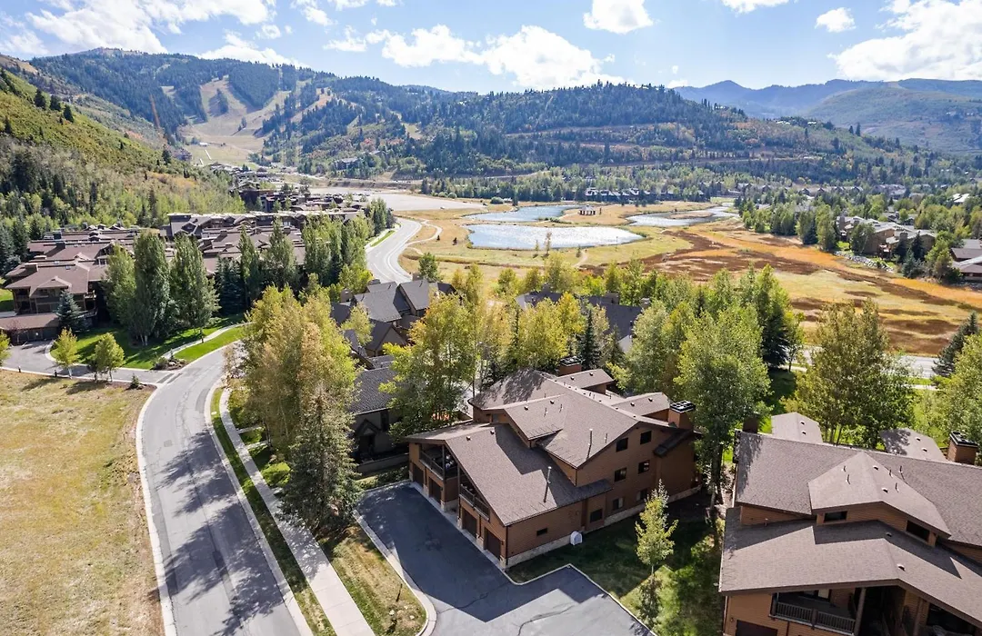 Glenfiddich Condo, Deer Valley Resort, Cozy Interiors, Private Patio, Private Hot Tub, Stunning View-1