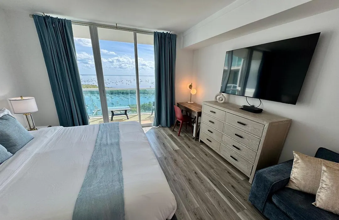 Balcony Ocean View ! WiFi - Pool - Gym - Parking-1