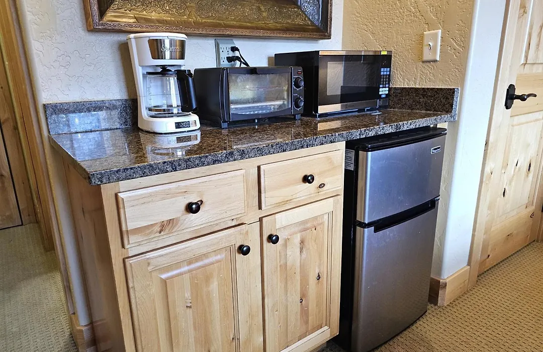 Ski-In, Ski-Out, Canyons, Silverado, King, Hot Tub, Free Coffee Bar-1