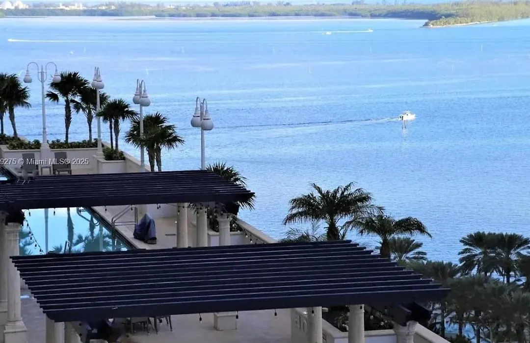 Lux Brickell Bay Condo City Views & Prime Location-1