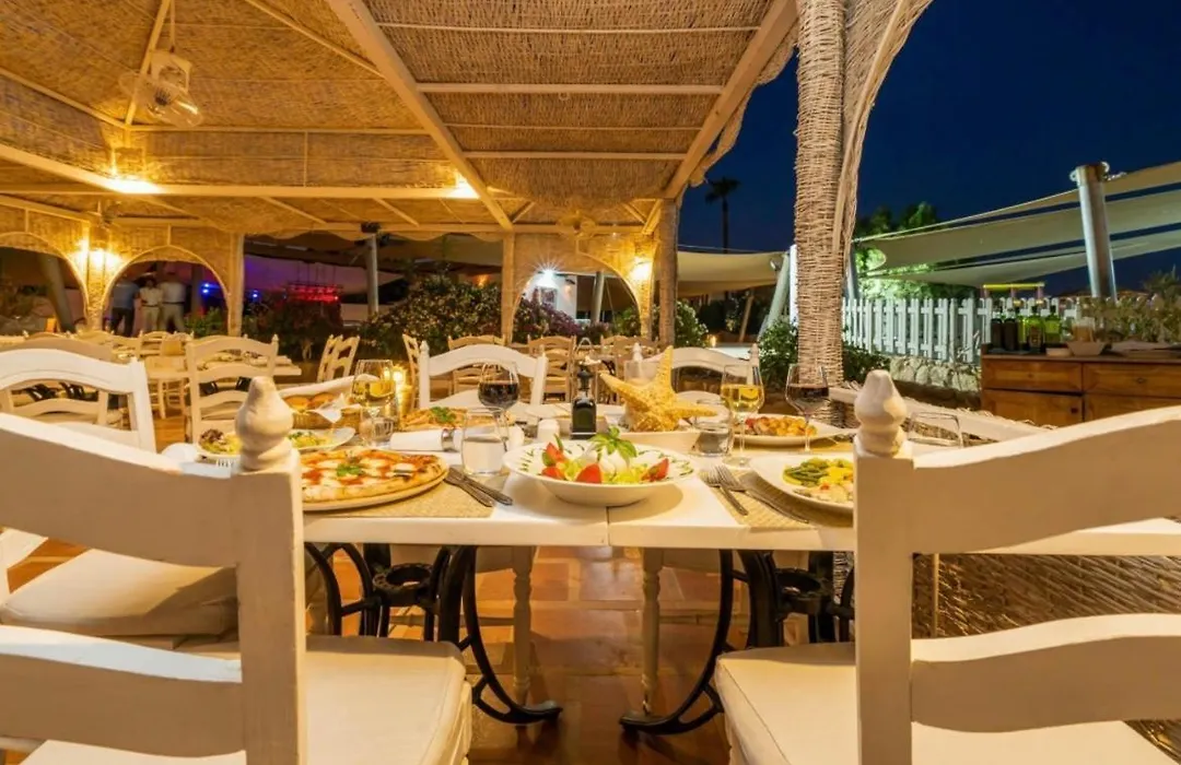 Apartment In Coral Private Sultan-1