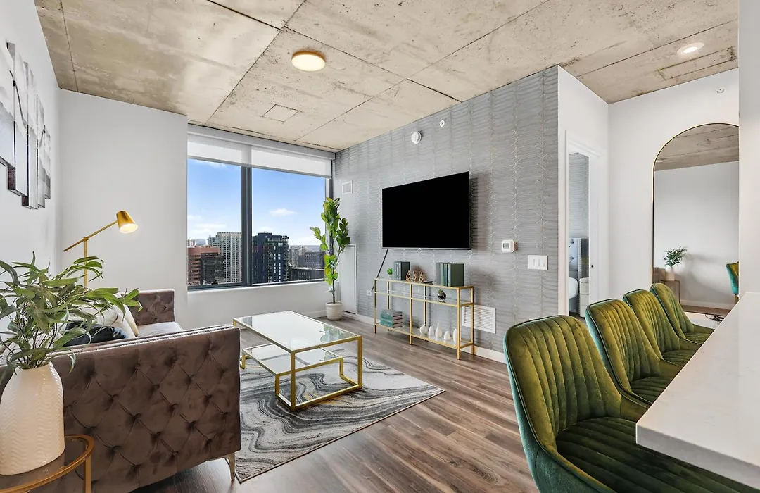 Golden Luxe Suite Downtown Nashville-1
