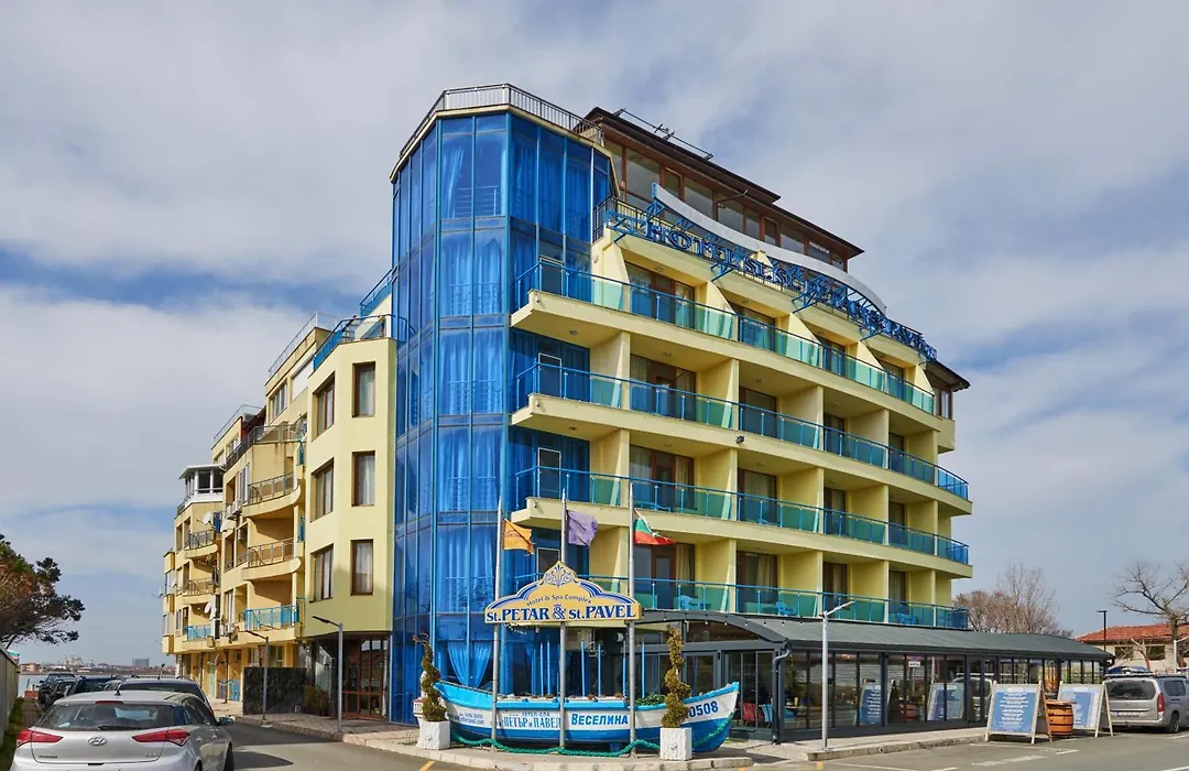 Petar And Pavel Hotel & Relax Center-1