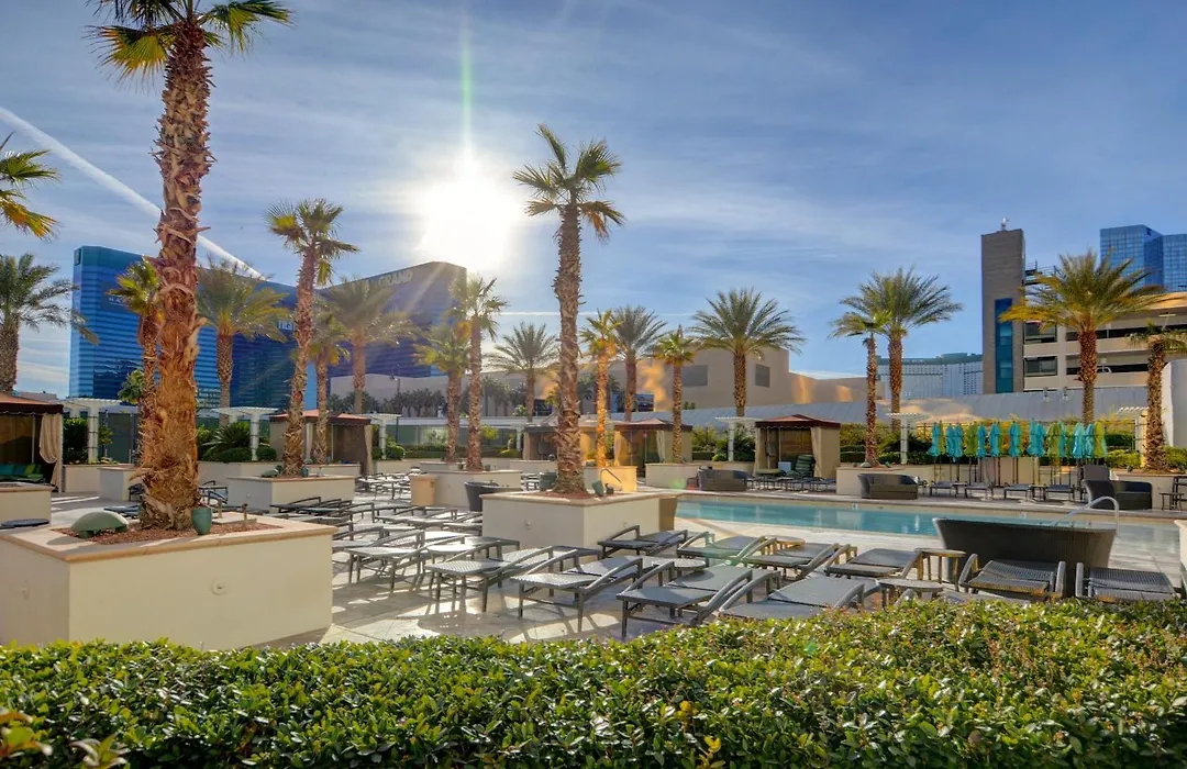 The Esme Suite At Mgm Signature 5 Min Walk From F1 Grandstand Located At Tower 2-1