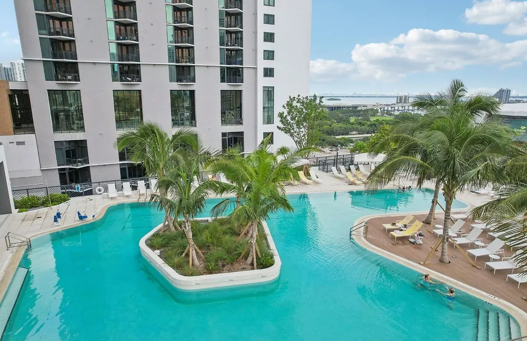 Stunning Lux 2 Bed 2 Bath With Panoramic View From Balcony-1