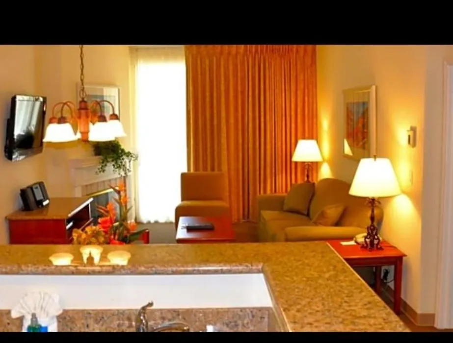 Club De Soleil-1
