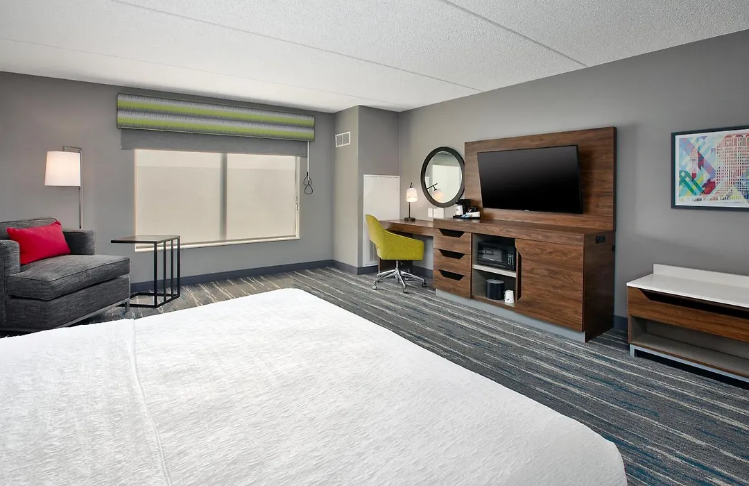 Hampton Inn & Suites Cleveland-Beachwood-1