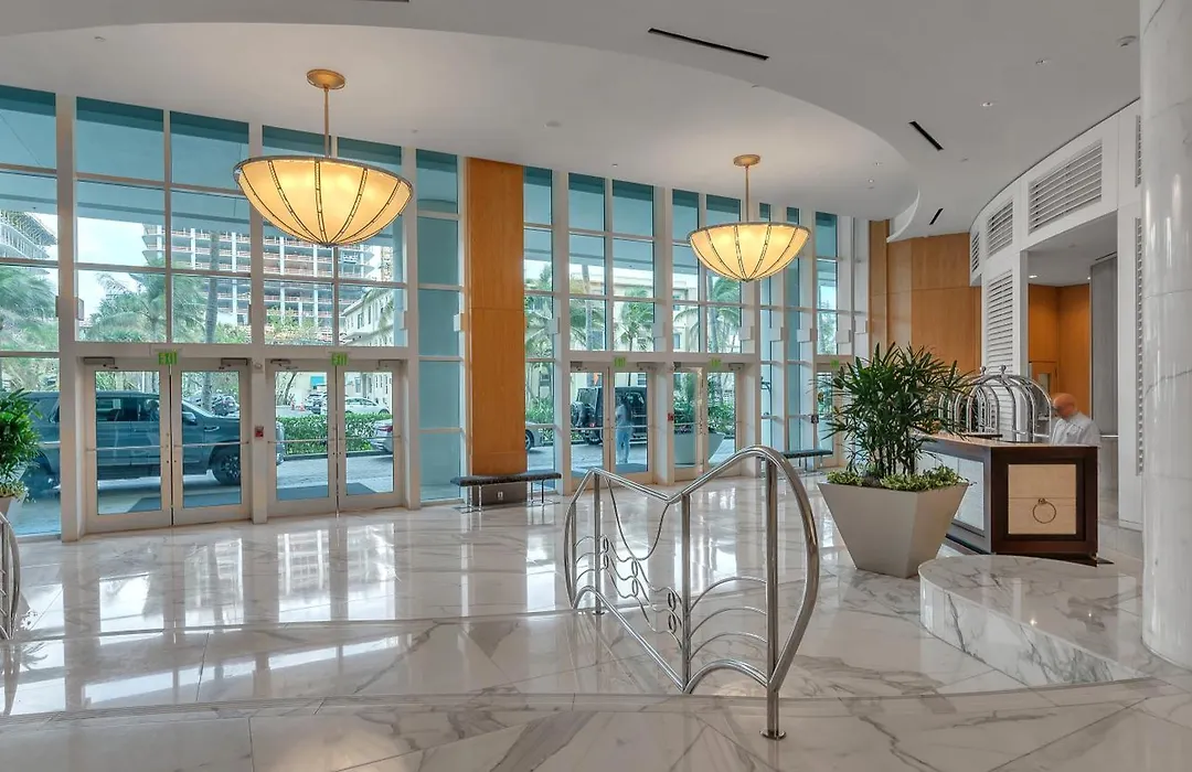 Ritz-Carlton 2Br 17Th Fl Penthouse Hotel Condo-1