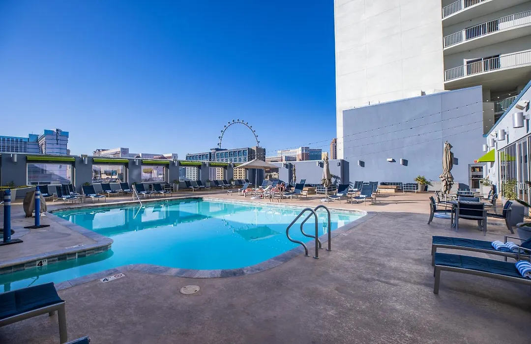 2100 Sqft Penthouse Suite W/ Strip Views! Pool Gym-1