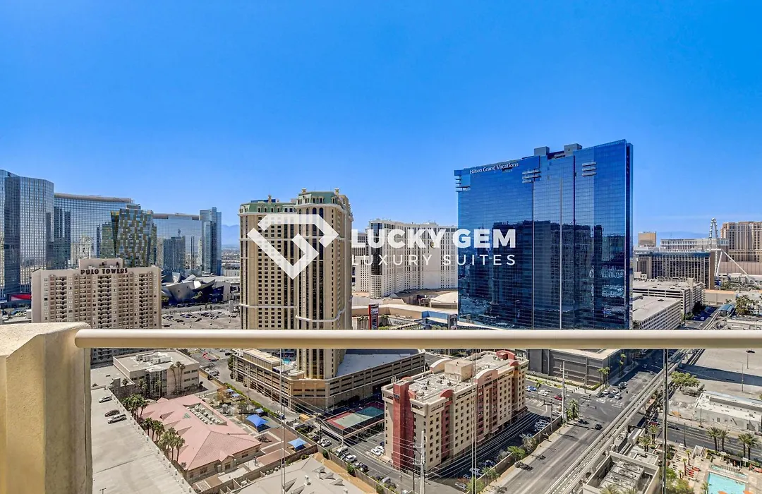 Lucky Gem Penthouse & Luxury Suites At Mgm Signature Resort, Balcony Strip View 2605-1