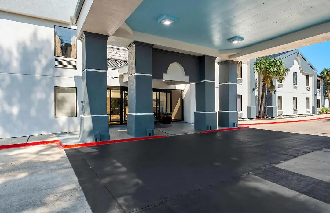 Quality Inn And Suites Lafayette-1