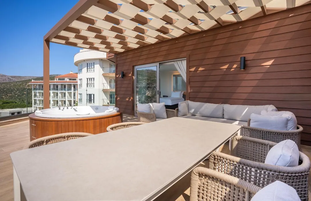 Qlusive Hotel-1