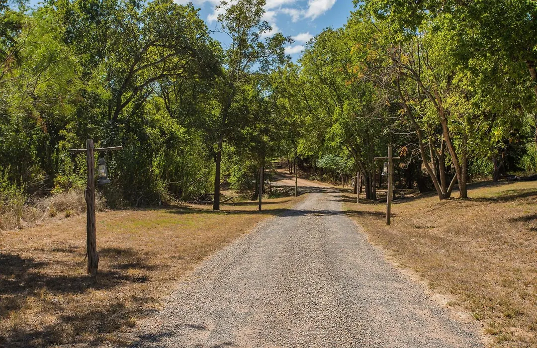 Mendelbaum - Almond Cabin-1