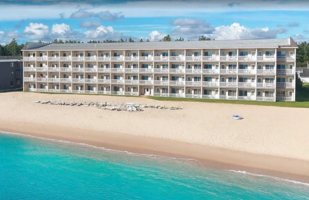 Mackinaw Beach And Bay Inn & Suites-1