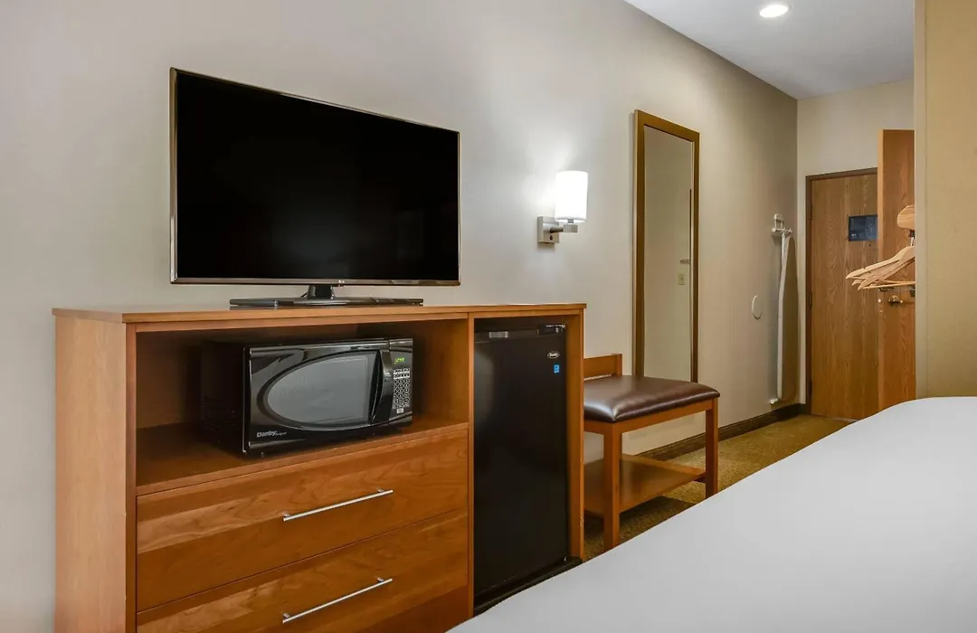 Comfort Inn Millersburg-1