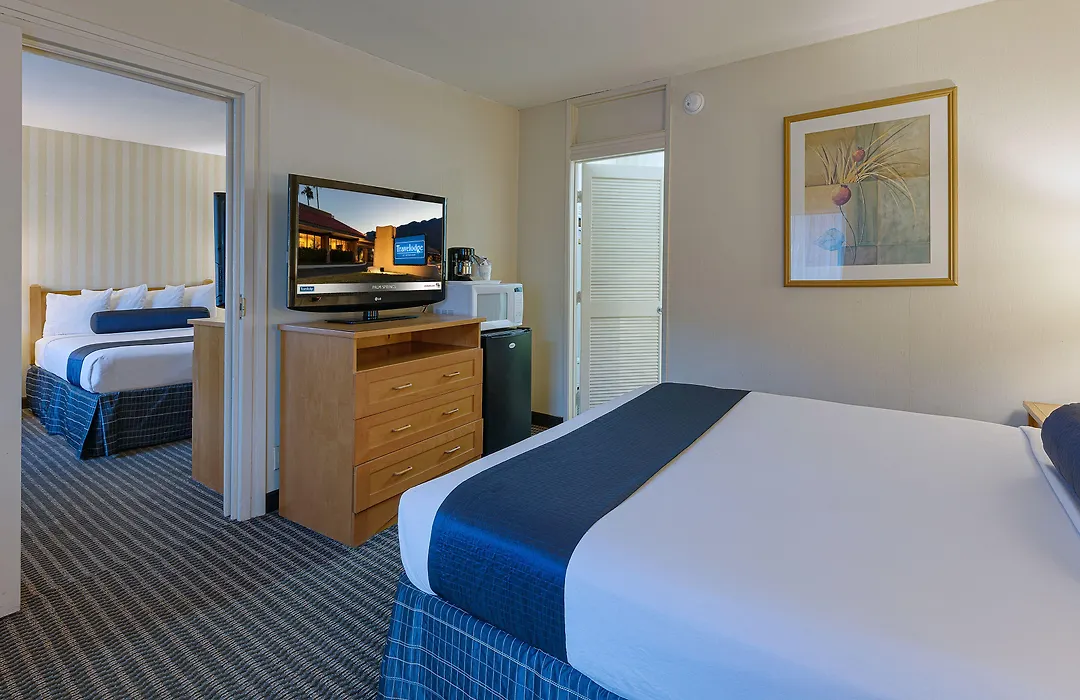 Travelodge By Wyndham Palm Springs-1