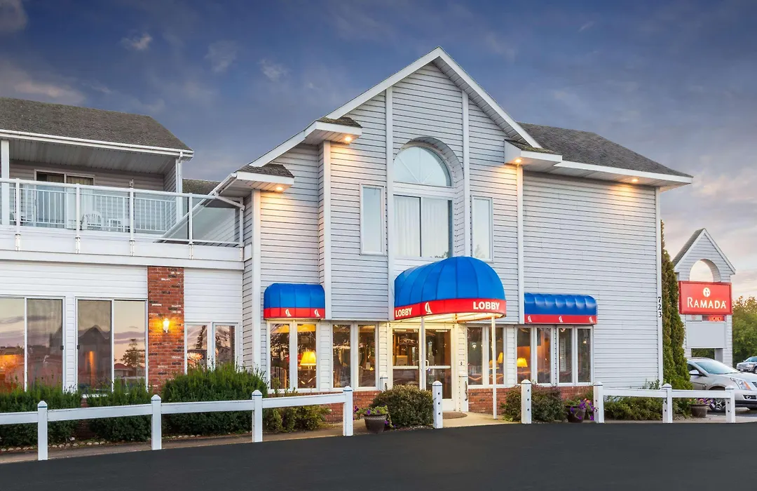 Ramada By Wyndham Mackinaw City Waterfront-1