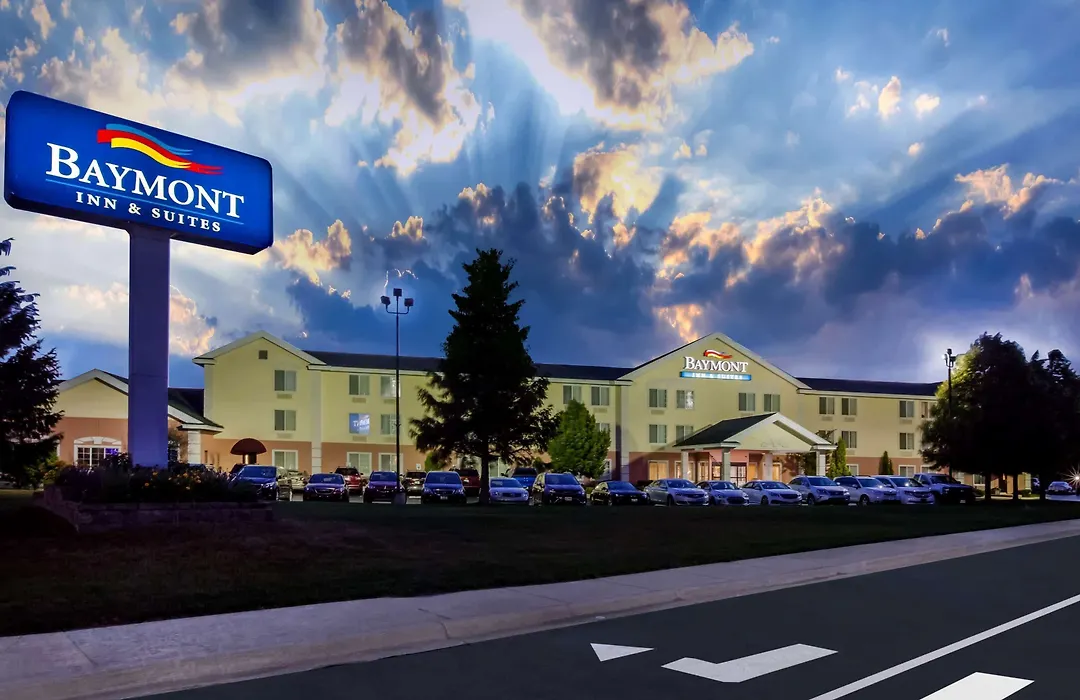 Baymont by Wyndham Mackinaw City-1