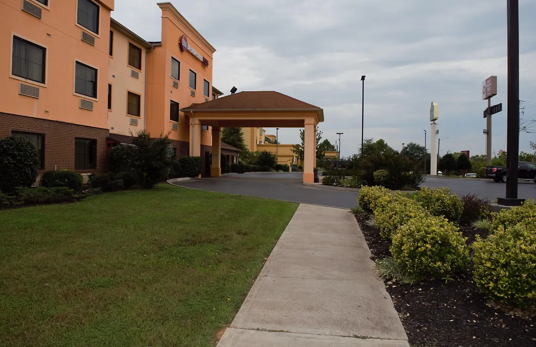 Best Western Plus Strawberry Inn & Suites-1