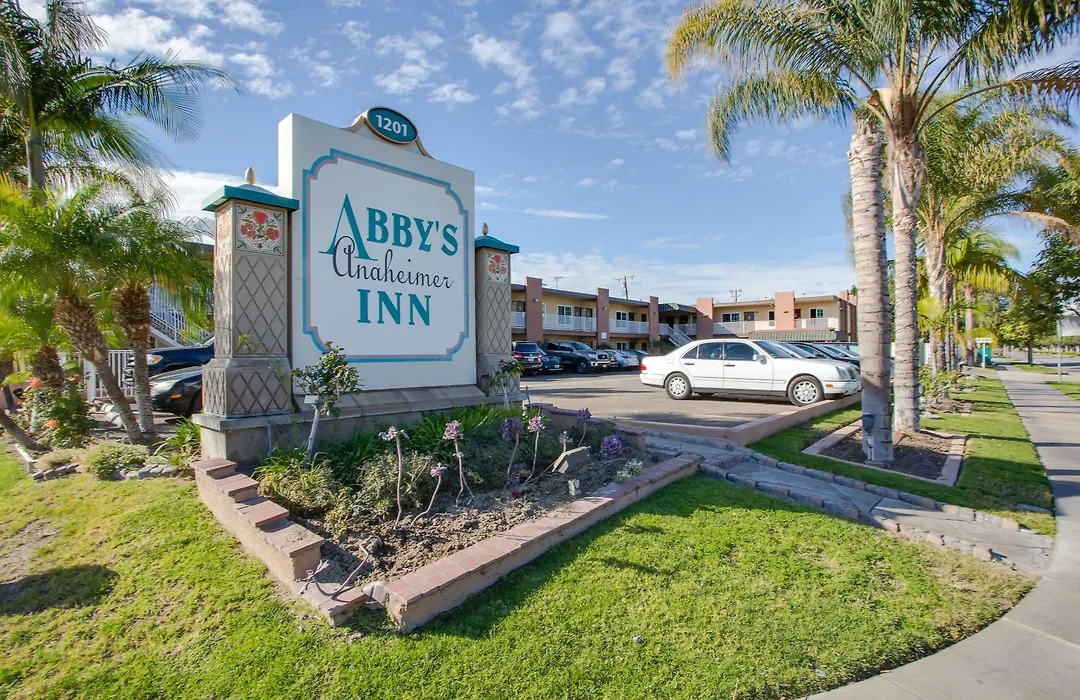 Abby'S Anaheimer Inn - Across Disneyland Park-1