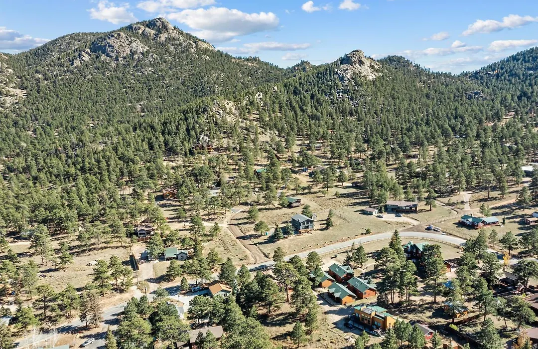 Mountain Shadows Cabins-1