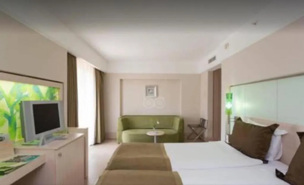 Ambassador Plaza Resort Hotel&Spa (Adults Only)-1