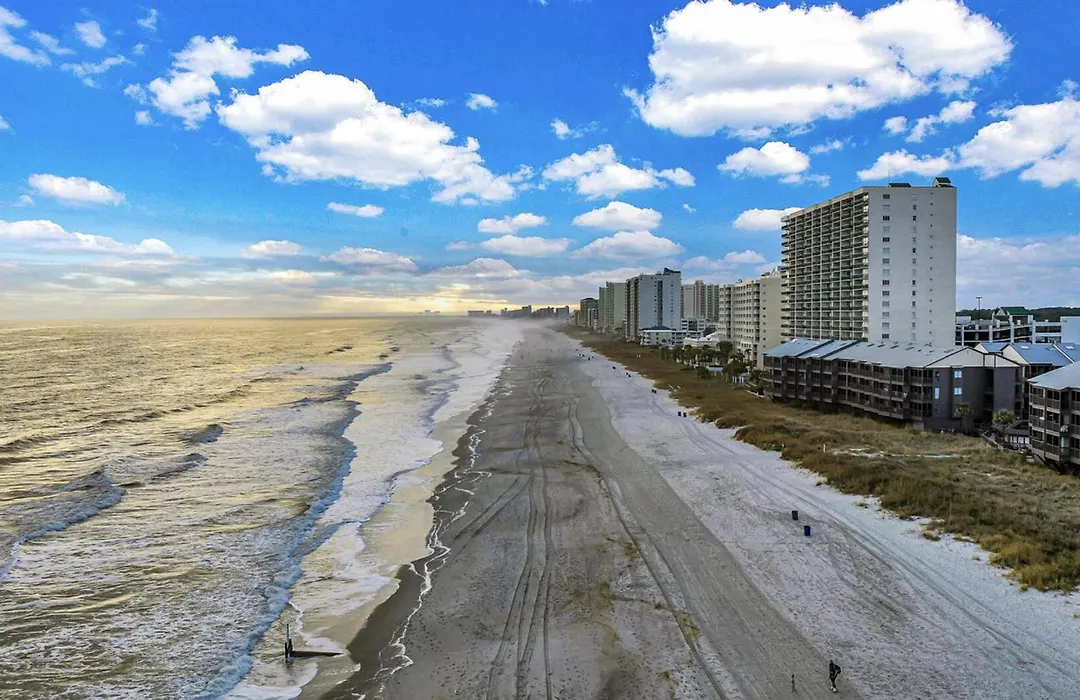 Step Into Paradise 3-Bedroom 3-Bathroom Condo Steps From The Beach-1